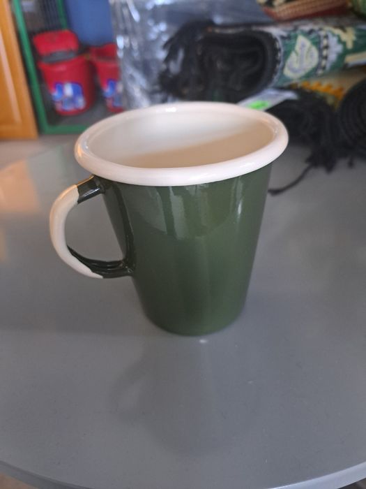 Kubek emaliowany wysoki 19 cm Śliczny i trwaly