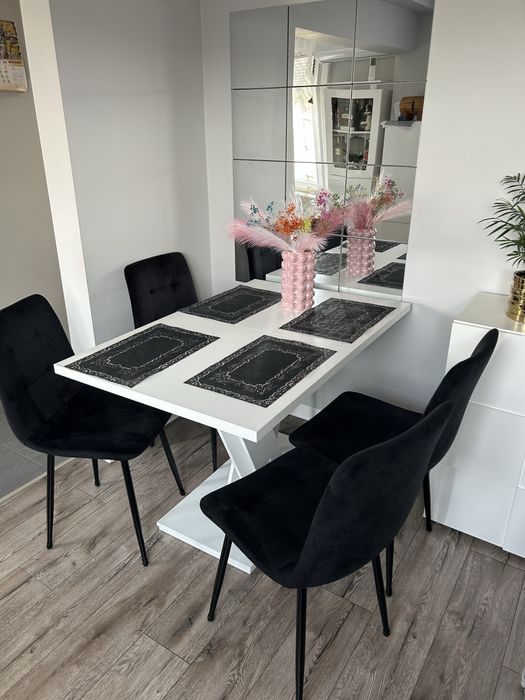 Stol+ krzesla (4 welurowe)