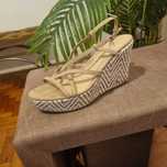 Sapatos variados