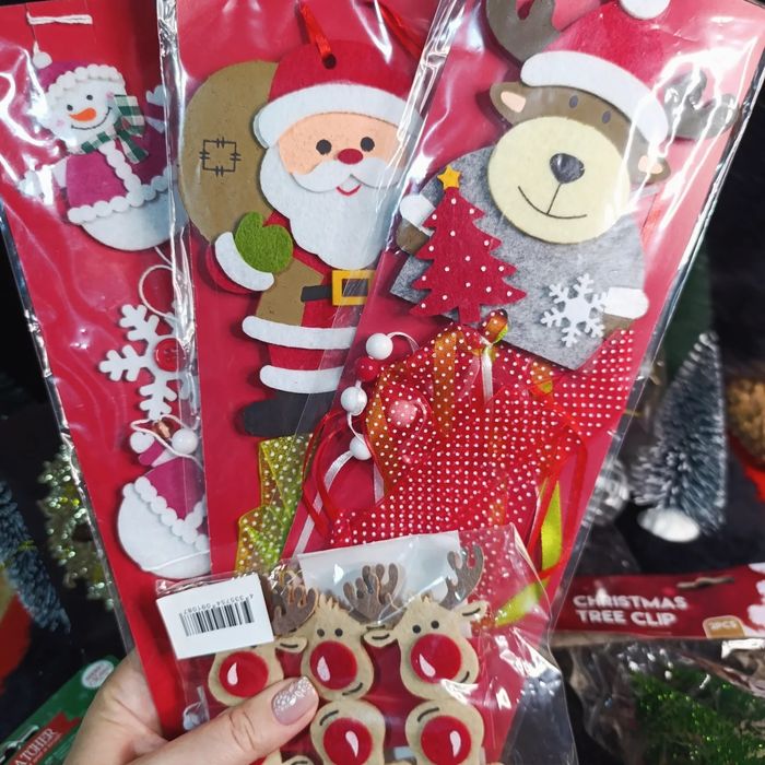 Іграшки на ялинку одним лотом розфарбовка