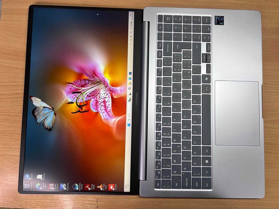 Samsung Galaxy Book4 Edge 15.6"IPS FHD Snapdragon X Plus 16/512Gb