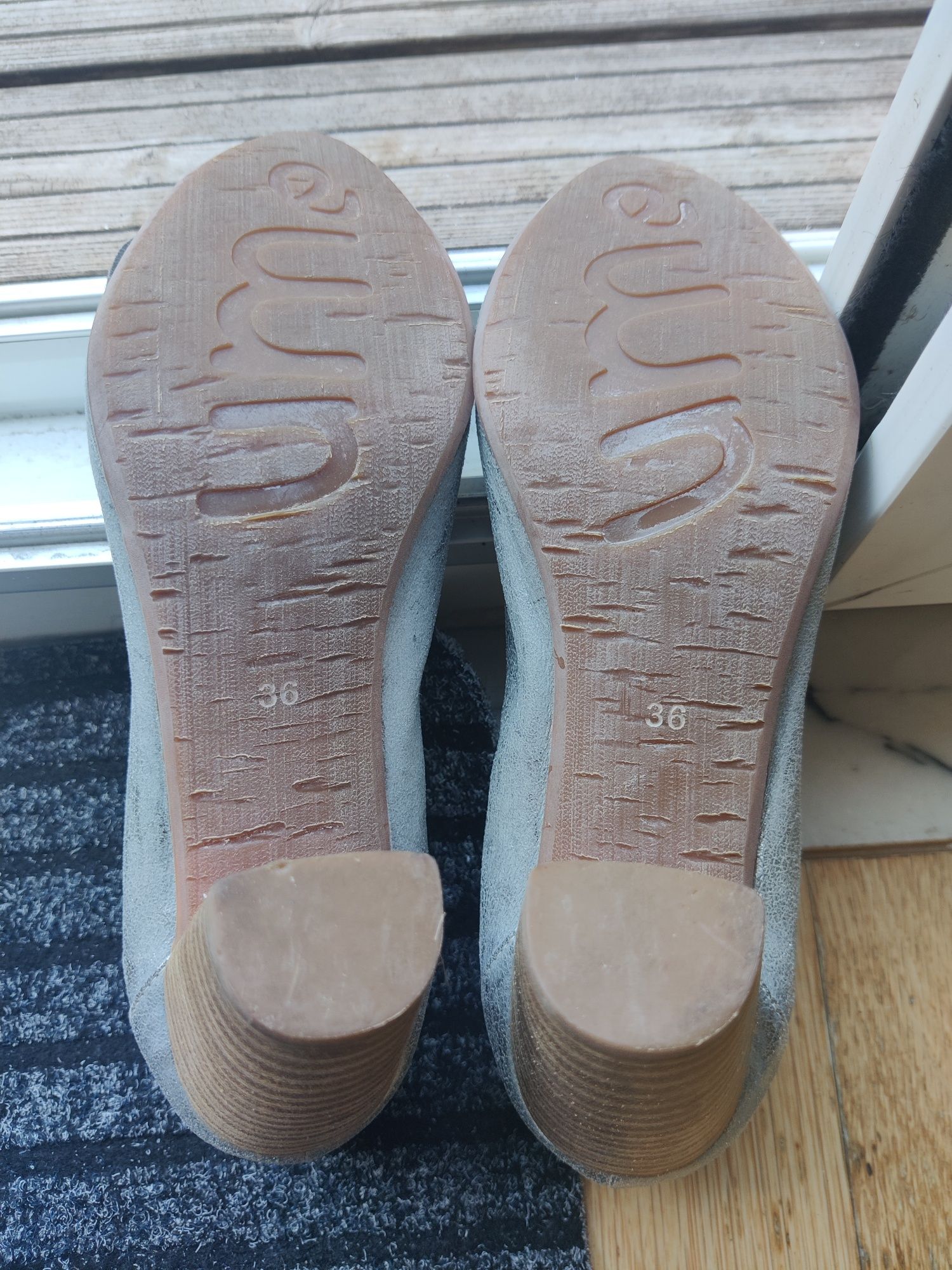 Sapatos prateados, saltos altos, 36, Un monde d'été