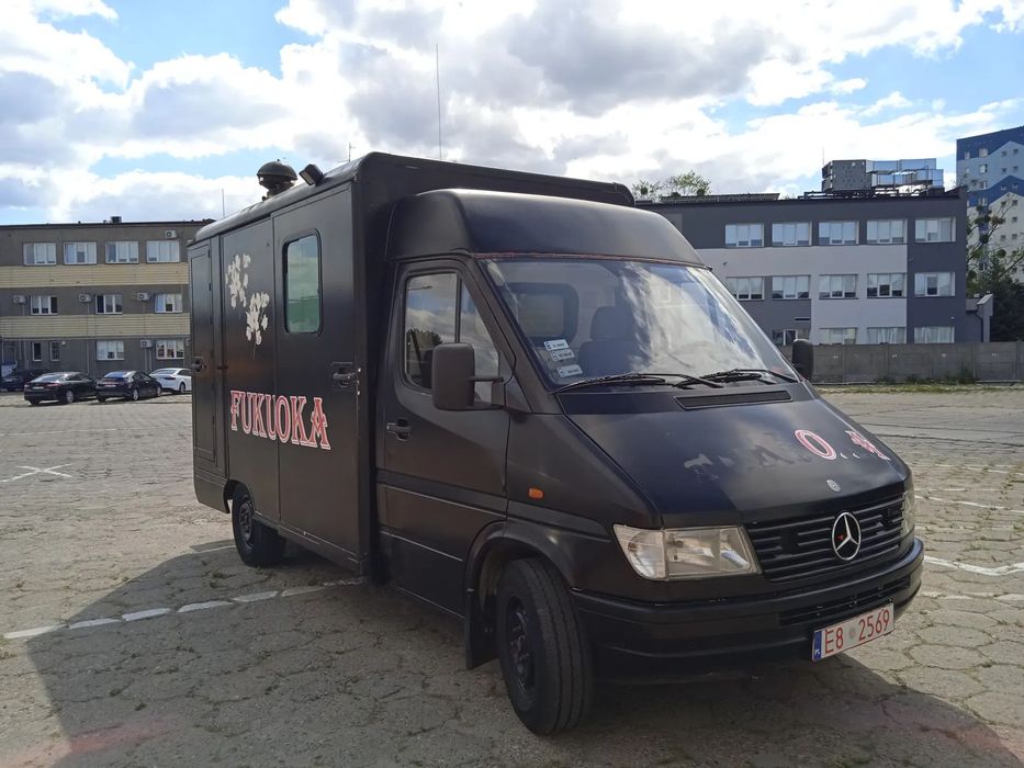 Mercedes-Benz Sprinter 310  Food Track