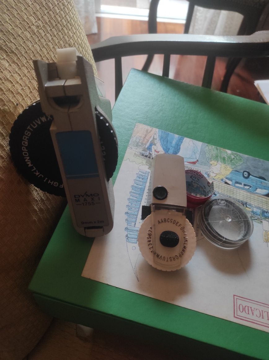 Vendo Agrafador antigo, e rotuladora e minas Mars