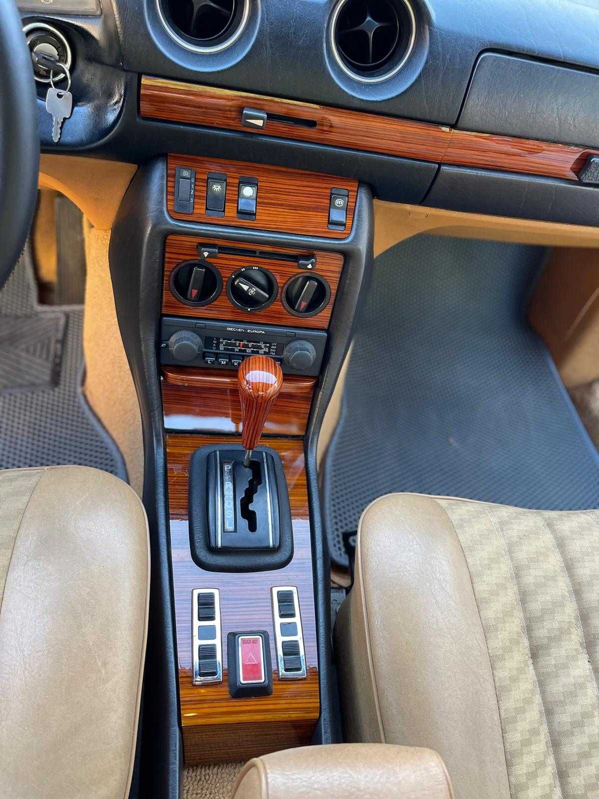 Mercedes - Benz W123 Coupe 230CE