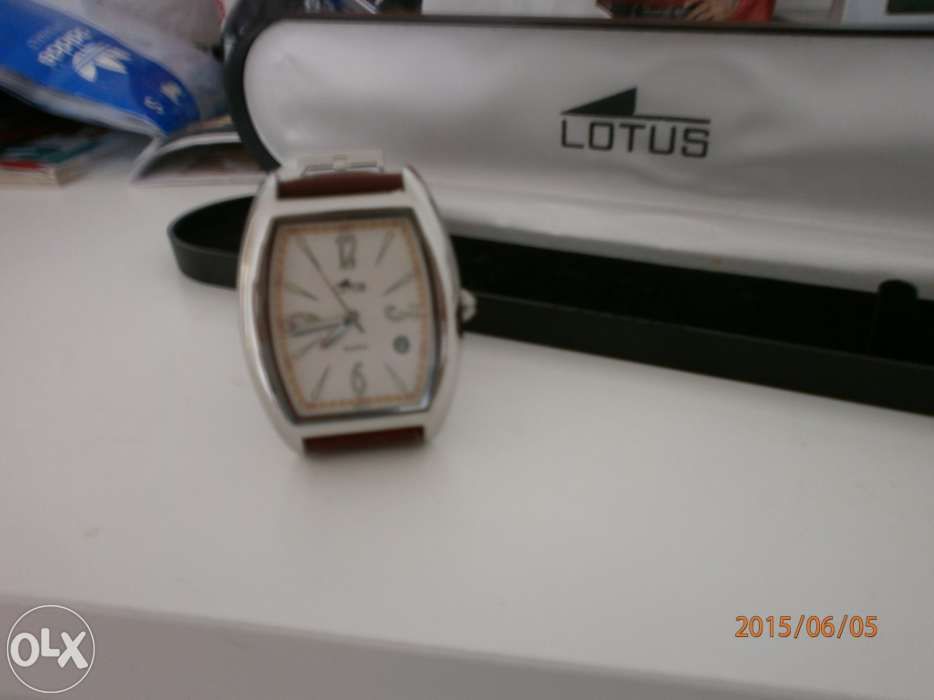Relógio Lotus Modelo Clássico