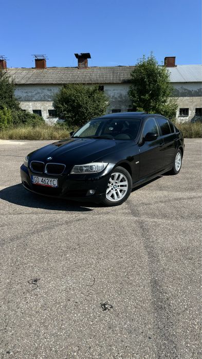 Bmw e90 318i 2010r  navi automat xenon