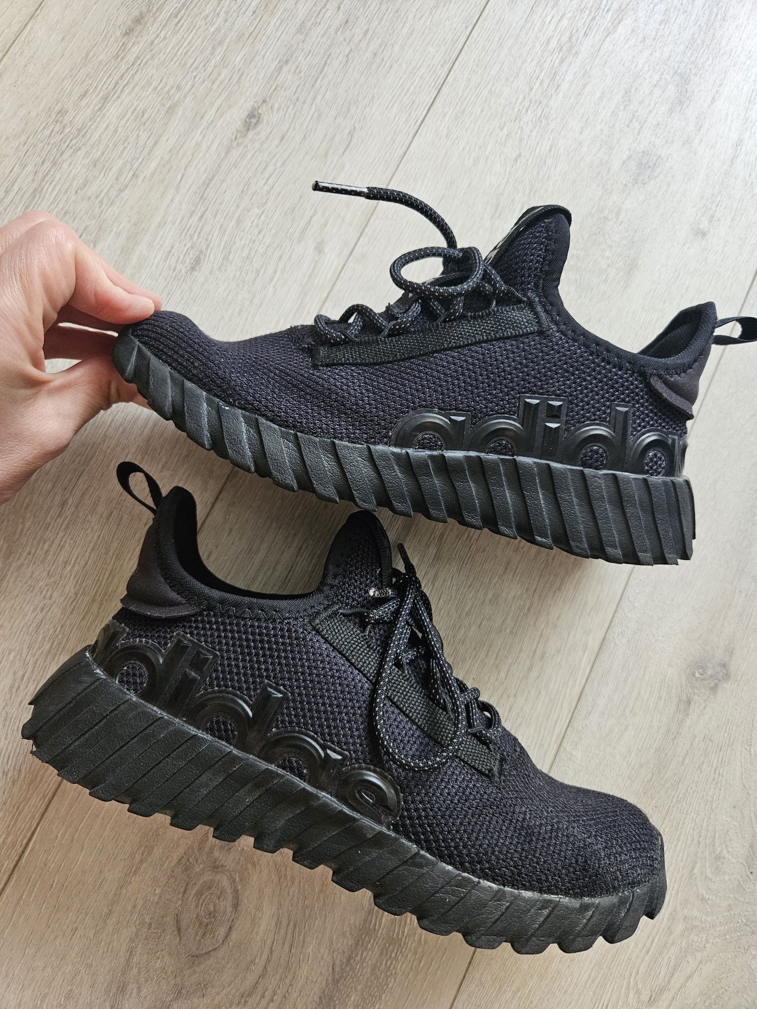 Кроссівки для хлопчика adidas,розмір 35,2