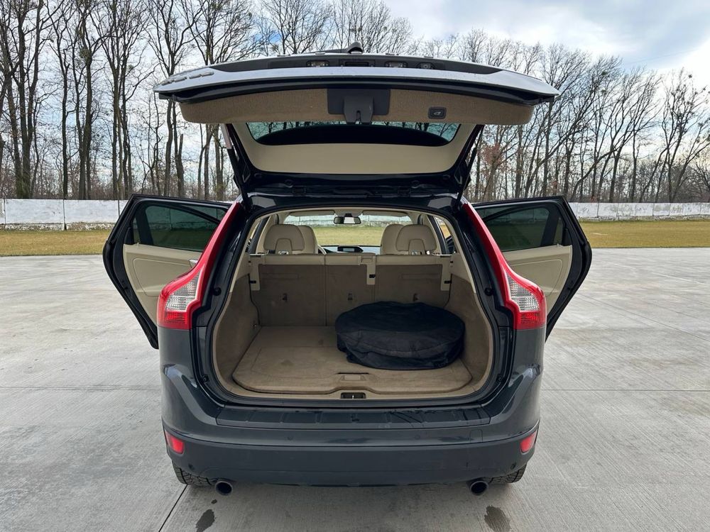 Продам Volvo xc60  2011