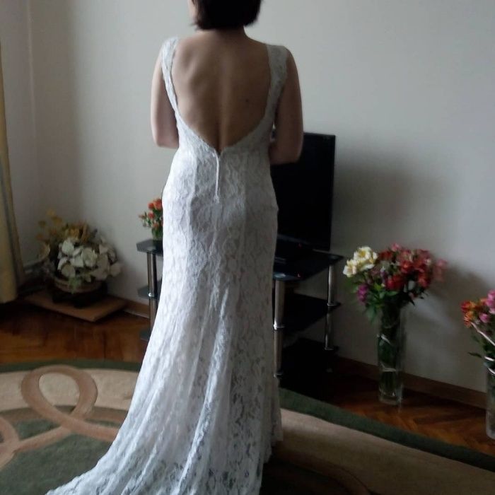 Чудова весільна сукня