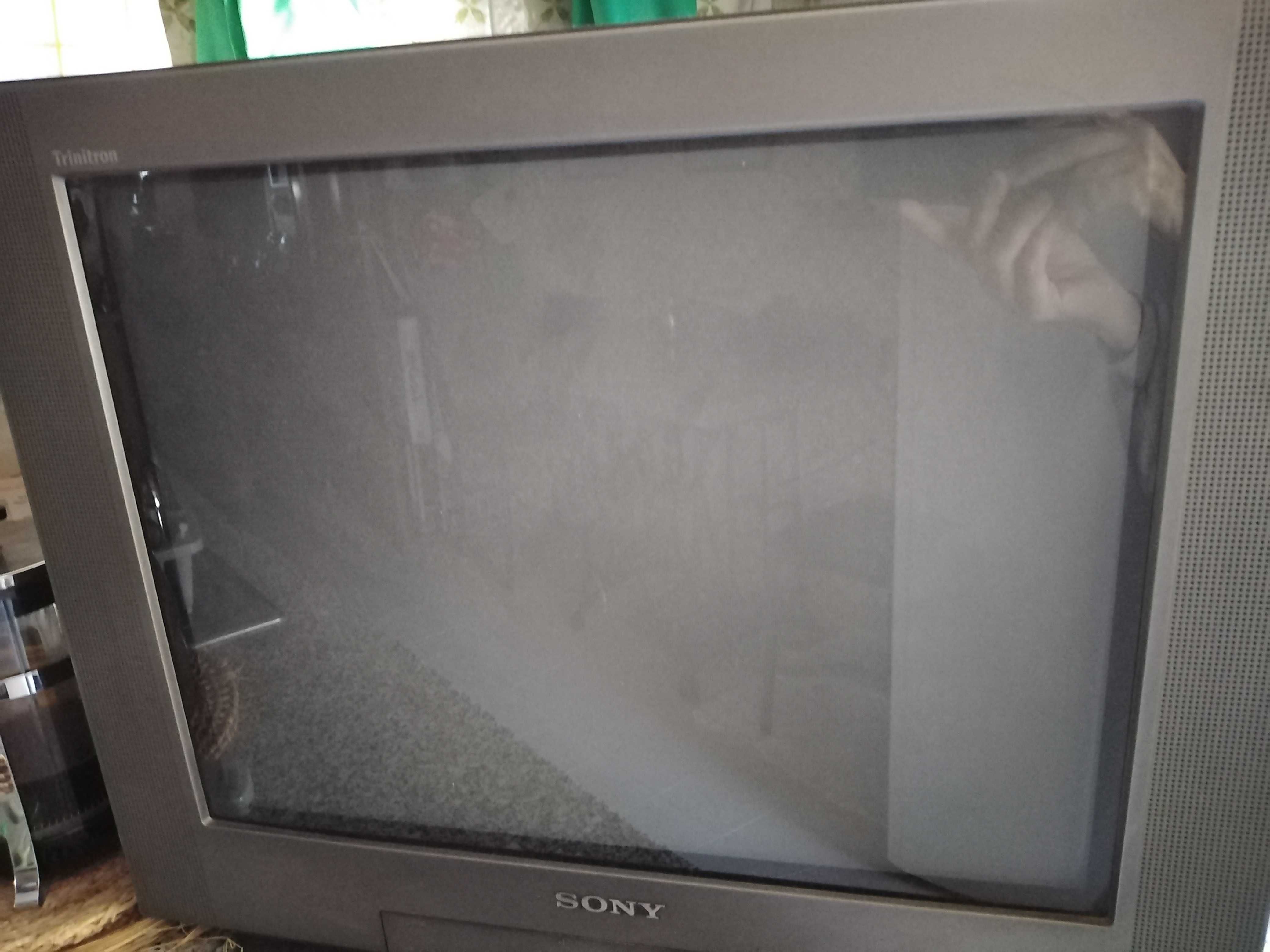 Televisão Sony Trinitron 53 cm com comando