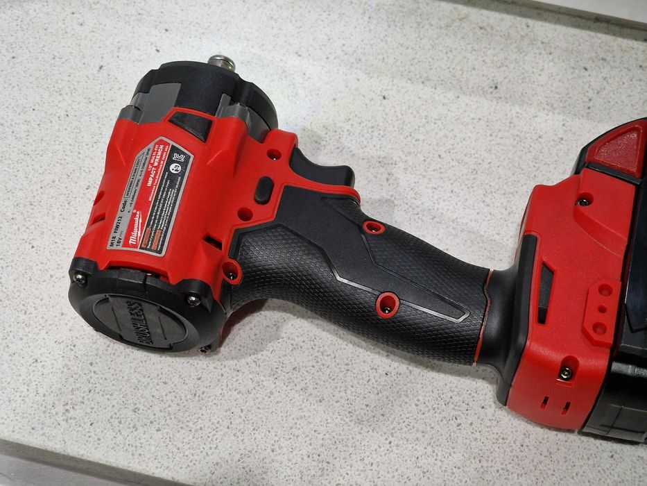 klucz udarowy akumulatorowy Milwaukee M18 FIW2F12-0X 18V 339Nm 1/2