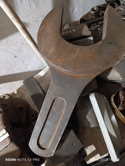 Ключ рожковий, гаечний, торцевий, ступичний, накиданий, балонний