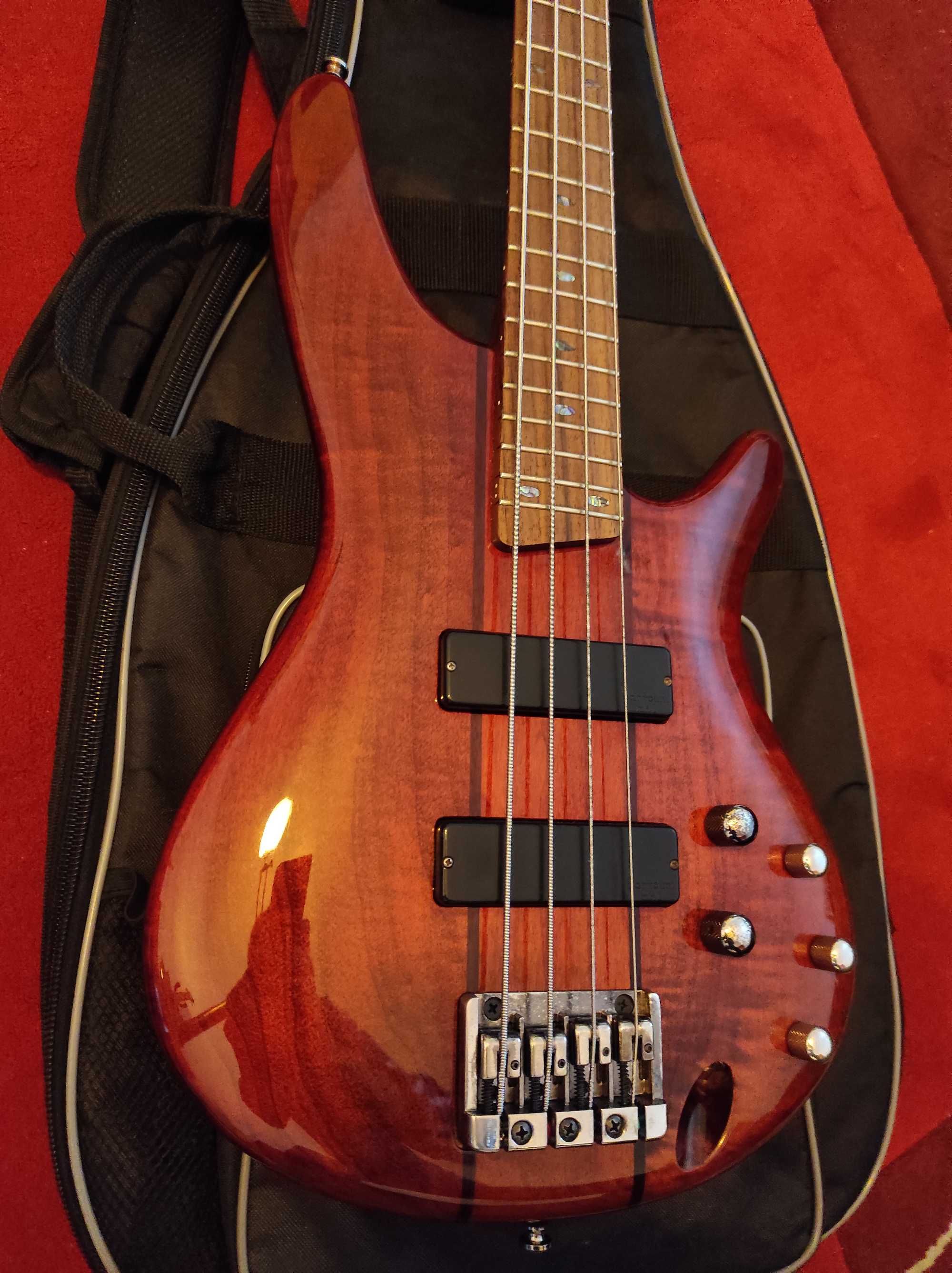 Baixo Ibanez SR700