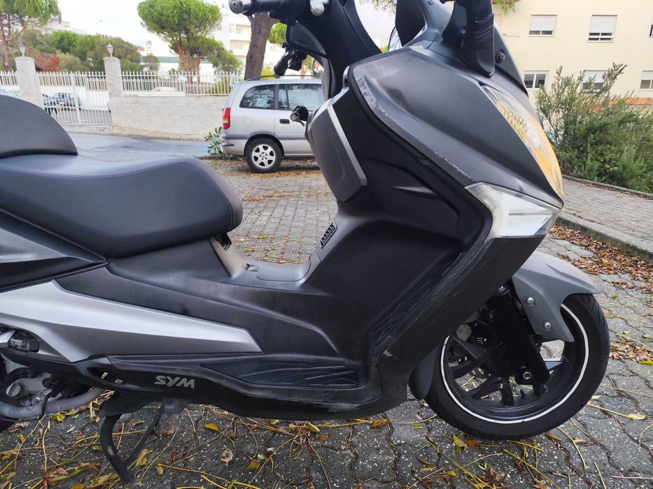 Vendo ou troco por carro SYM GTS 125 i