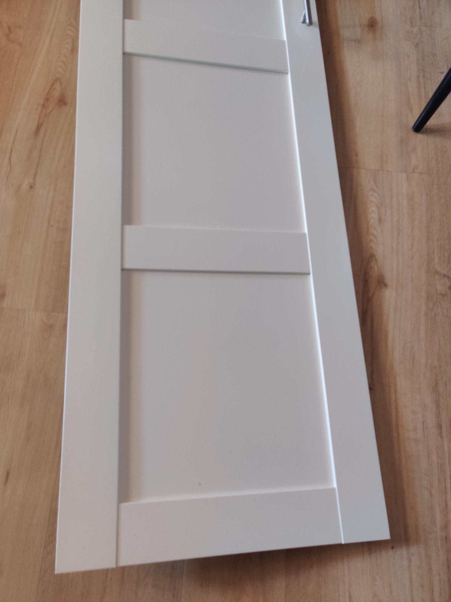Porta de roupeiro IKEA bergsbo