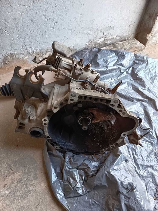 Skrzynia biegów toyota corolla Verso 1.6 benzyna 5biegów