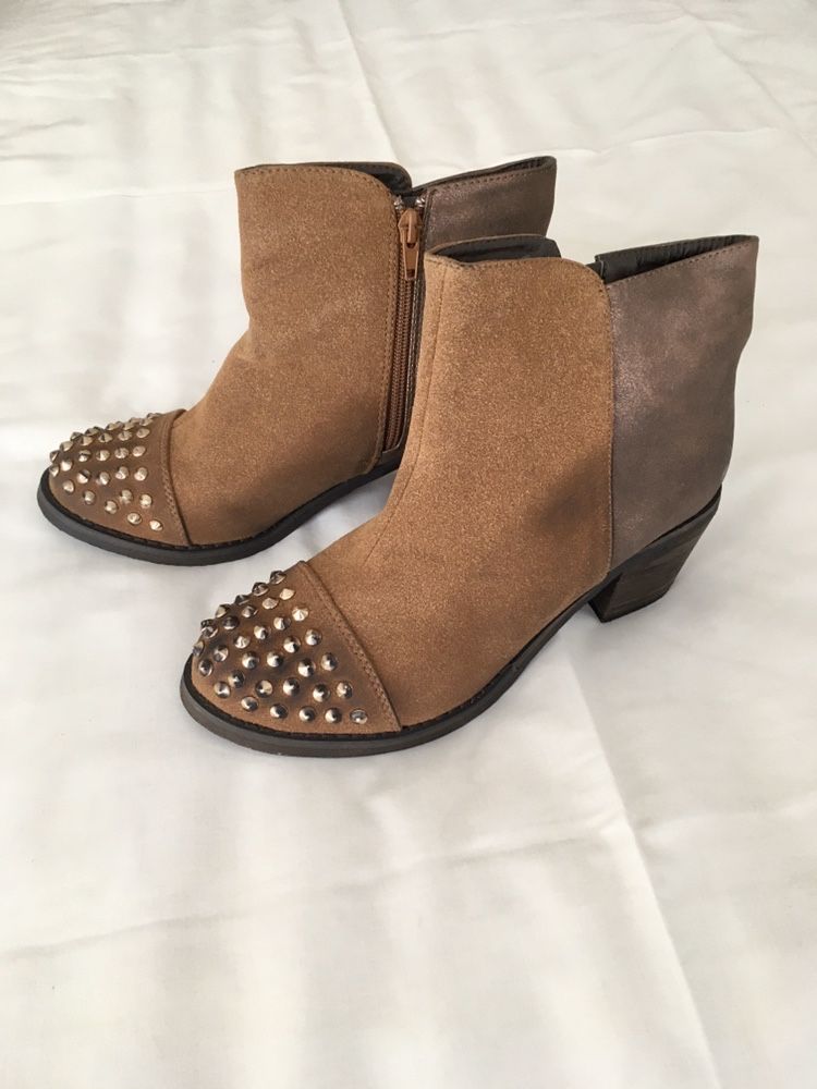 Botins camel e bronze