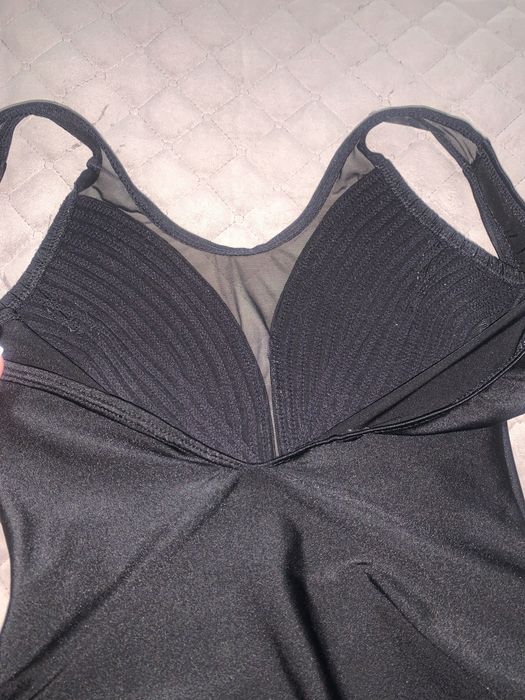 Суцільний купальник