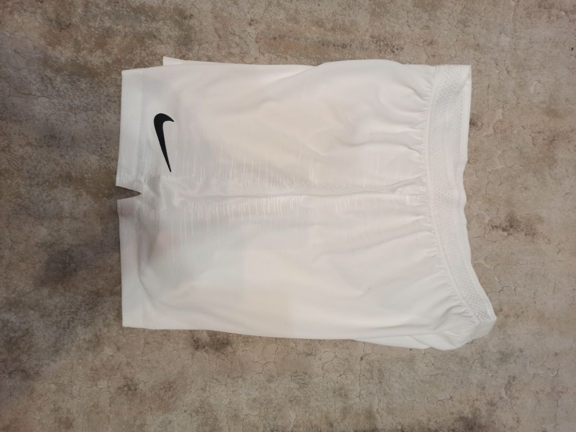 Нові. USA NIKE 3 футбольні шорти. Size: M-L