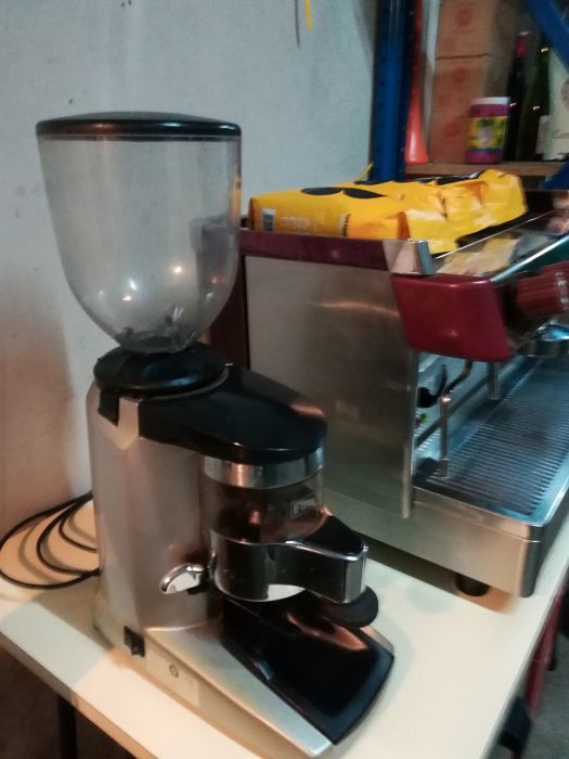 Máquina café, moinho e máquina de lavar