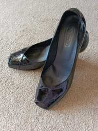 Sapatos de verniz pretos 38