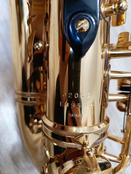 Saksofon altowy Jupiter JAS 2069 model Custom 2000.
