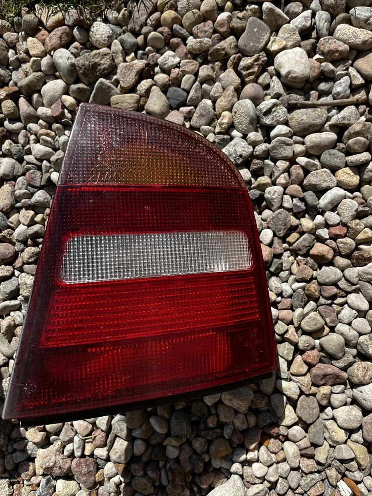 Lampy tył Octavia I Hatchback