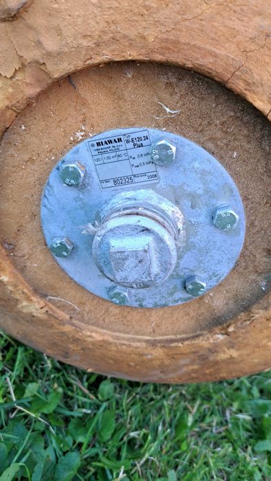 Zbiornik na ciepla wode uzytkowa plaszczowy