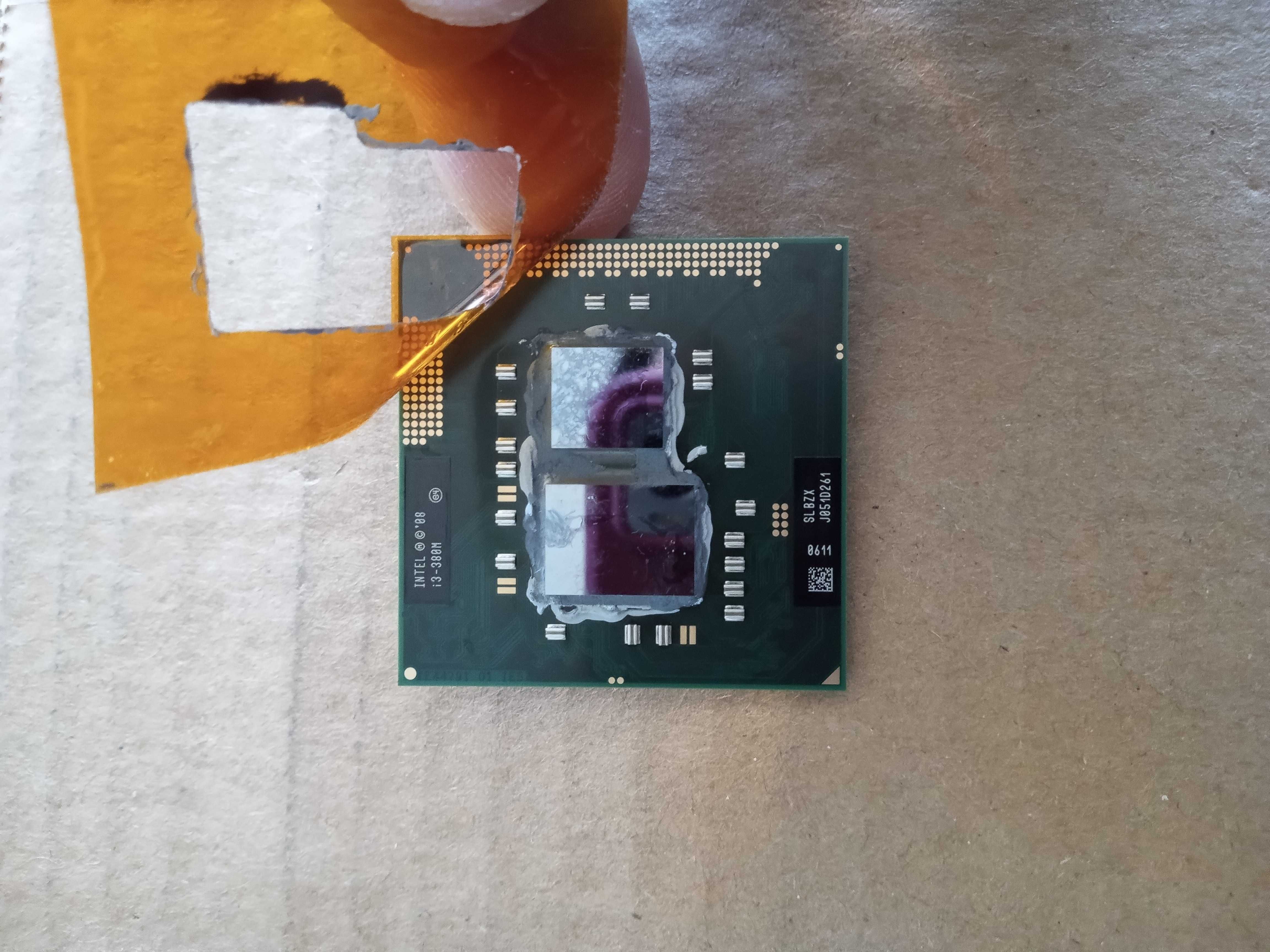 Procesor INTEL I3 380M + karta pamięci UNIGEN 1GB DDR3