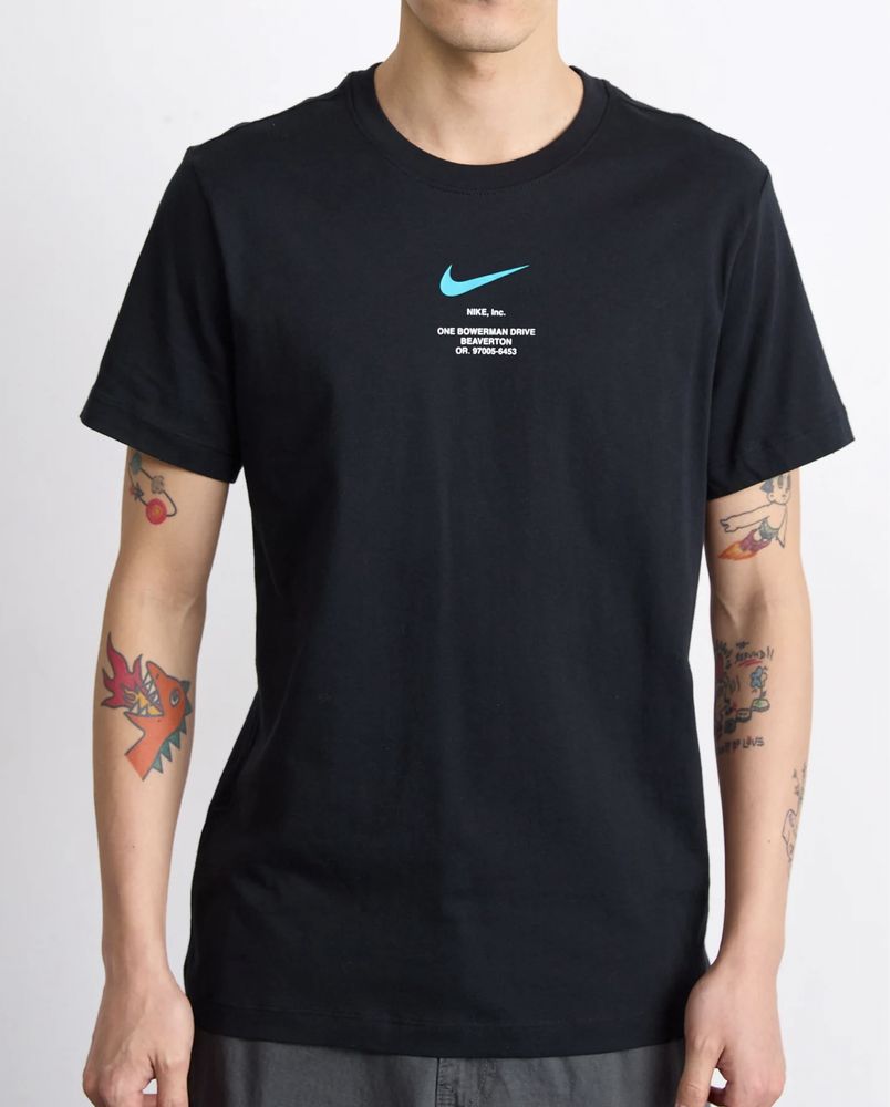 Мужскте футболки Nike Swoosh черная белая унисекс найк свуш