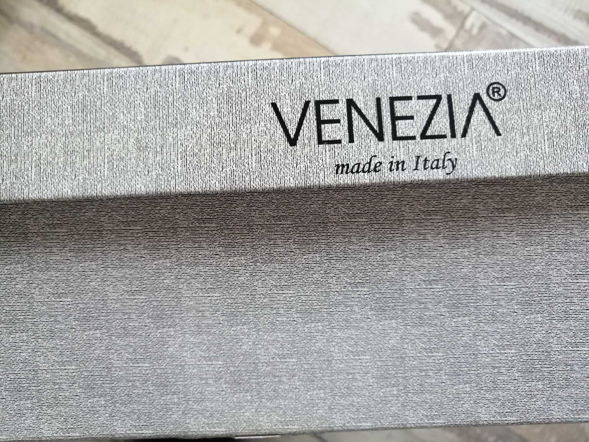 Włoskie Kozaki damskie na obcasie welurowe marki Venezia