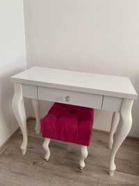 Toaletka biała konsola + taboret krzeselko rozowe tapicerowane glamour
