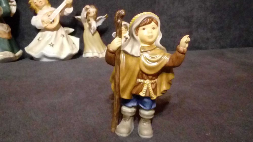 Porcelana,kolekcja,Goebel,figurka,chłopiec