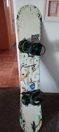 Deska snowboardowa.