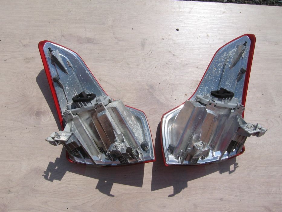 Lampa Citroen C4 Picasso tylna prawa