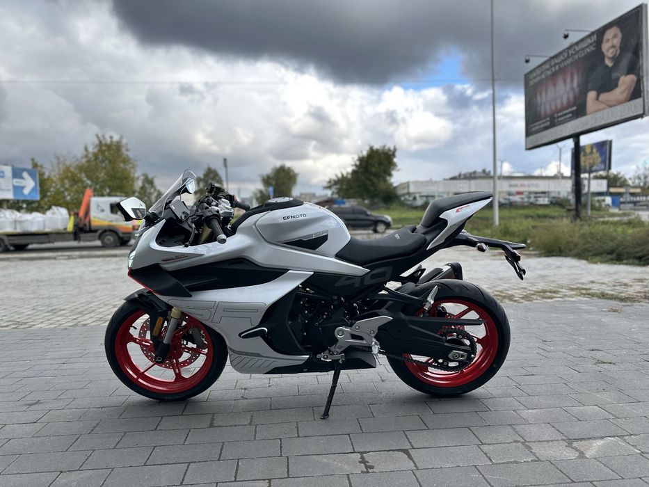 Всього 1 на все місто - 50k.c мотоцикл cfmoto 450 sr