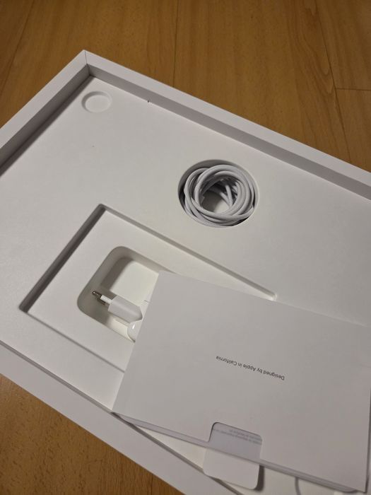 Macbook Air 15 pol. 16GB/256GB M3 como novo