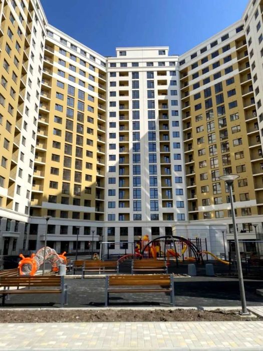 3 - кімнатна квартира з ремонтом у ЖК Одеські Традиціі