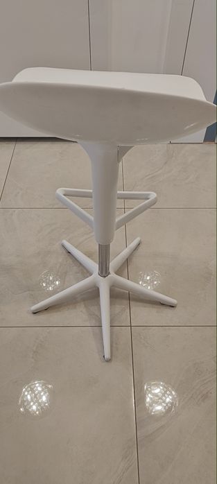 hokery białe sprzedam