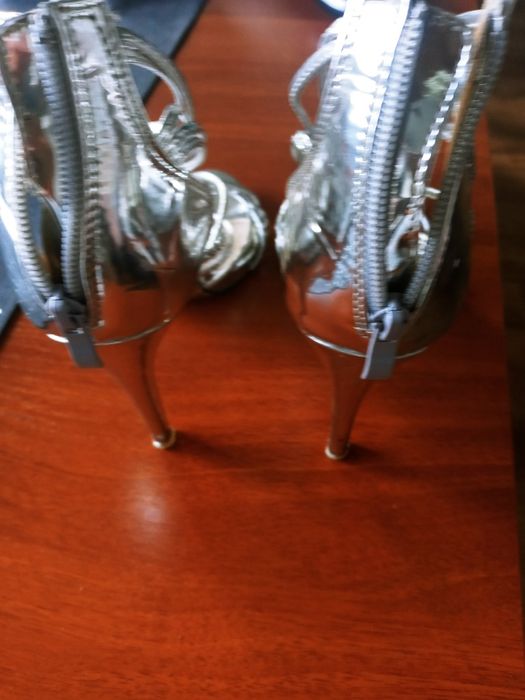 buty damskie srebne 39 paseczki z pięta