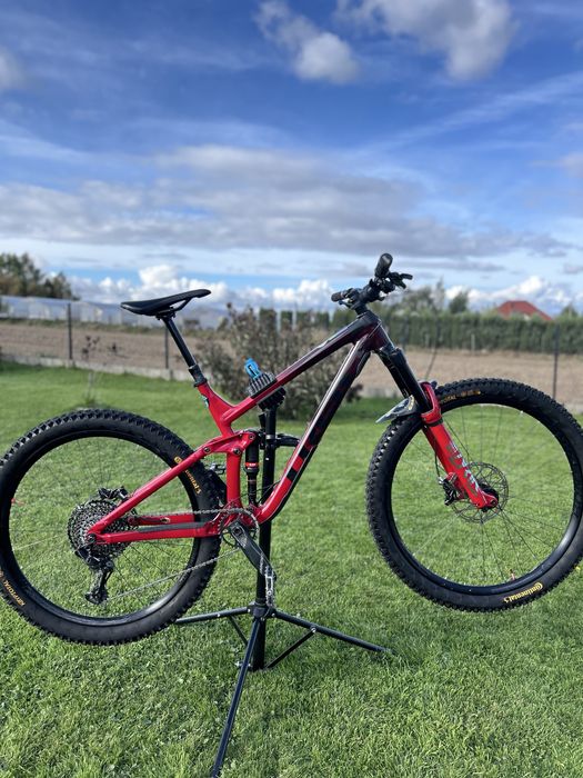 TREK Slash 8 2020. Rama L