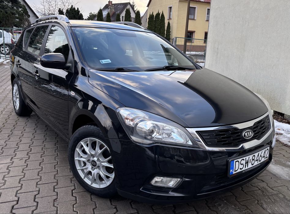 KIA CEED 1.4 90KM • 2010r • KLIMA • HAK • Podgrzewane fotel • BDB STAN