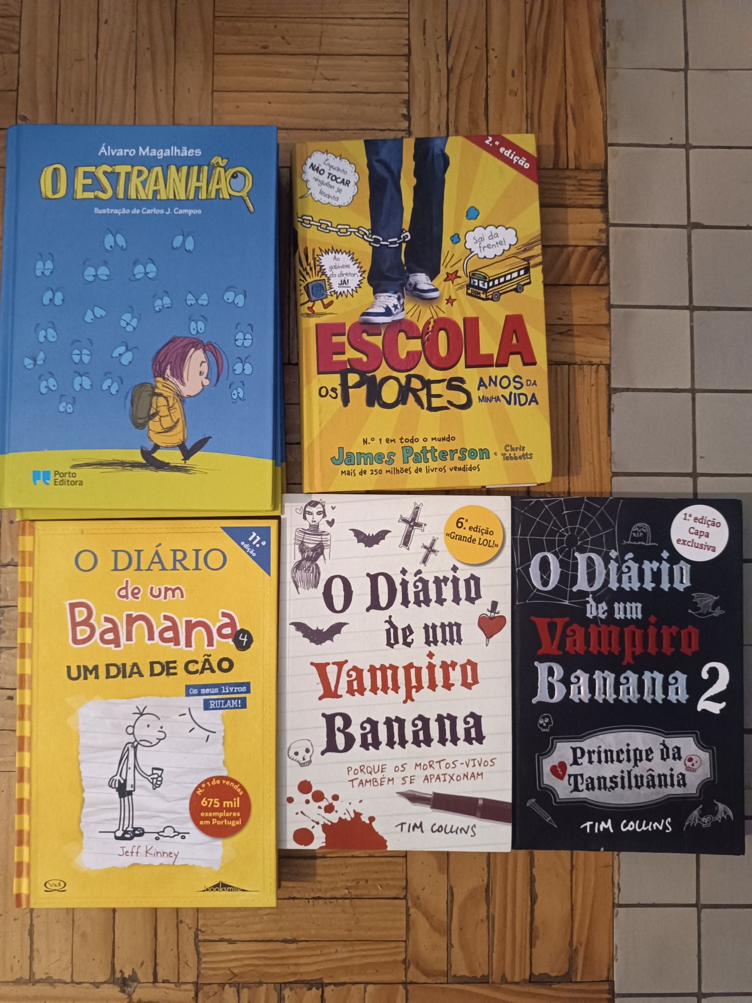 Vários livros disponíveis