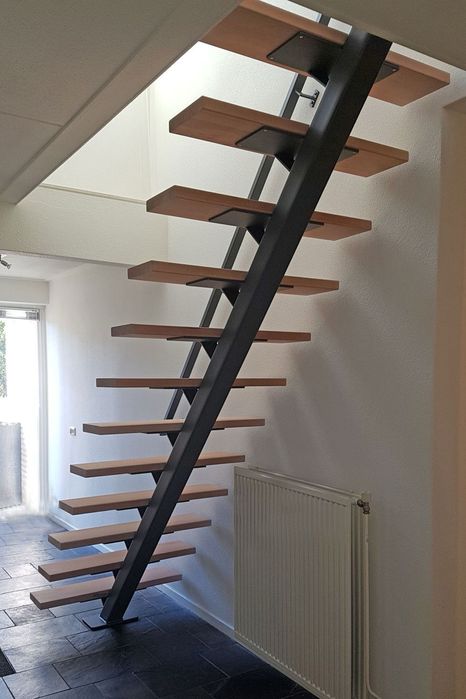 Schody na belce centralnej /jednobelkowe/Produkcja + montaż!