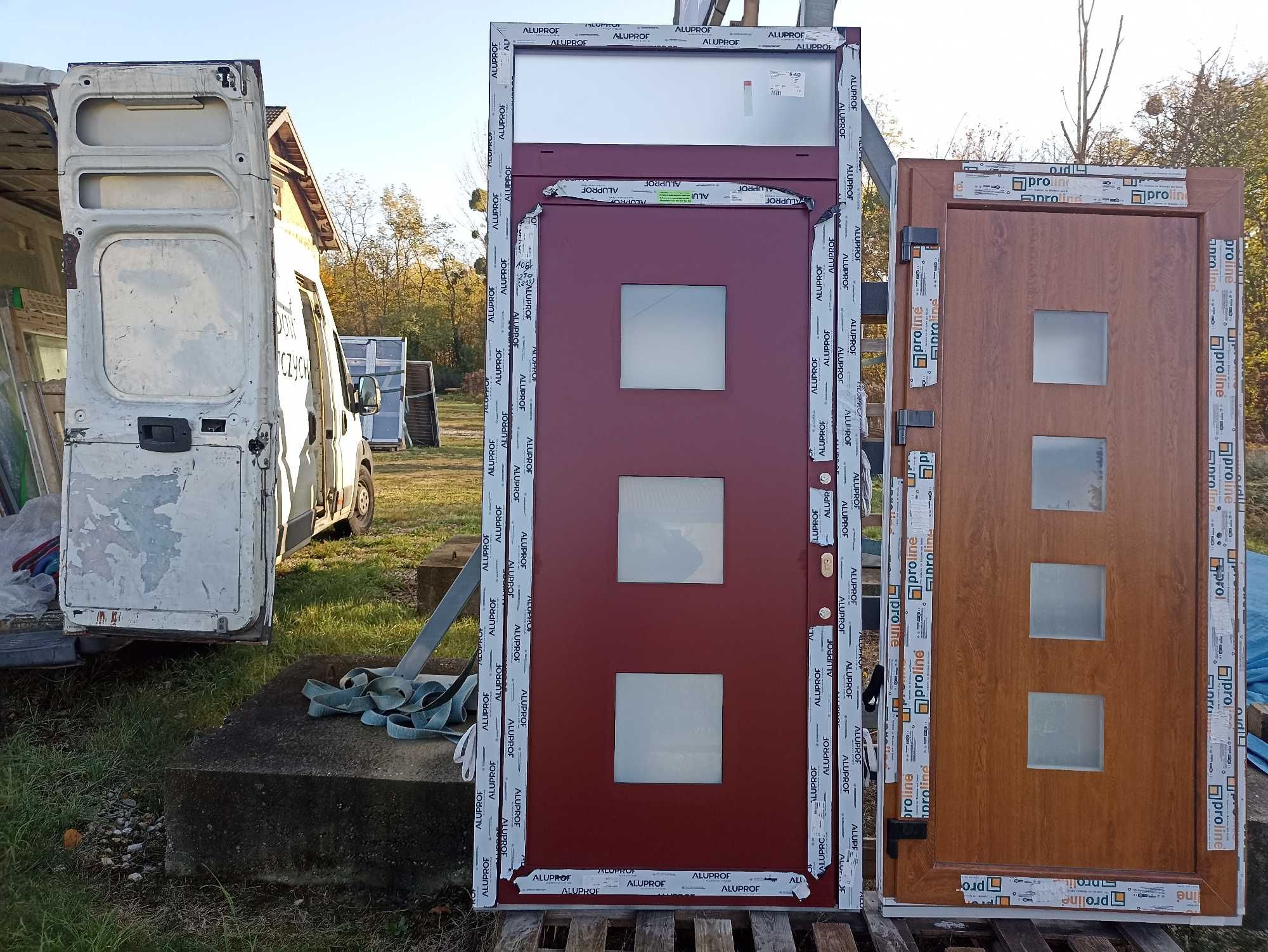 Drzwi zewnętrzne aluminiowe 108/215