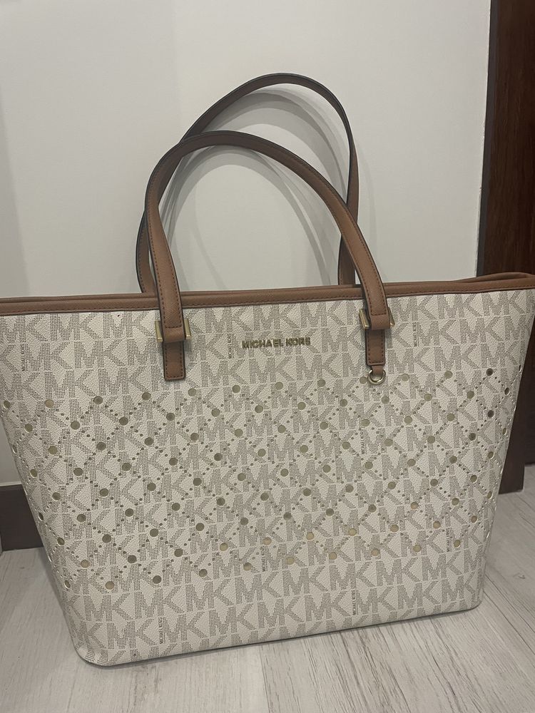 Mala Michael Kors