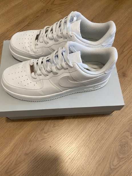 Buty Nike_Air_Force_1_Low_White_meskie biegania R.43