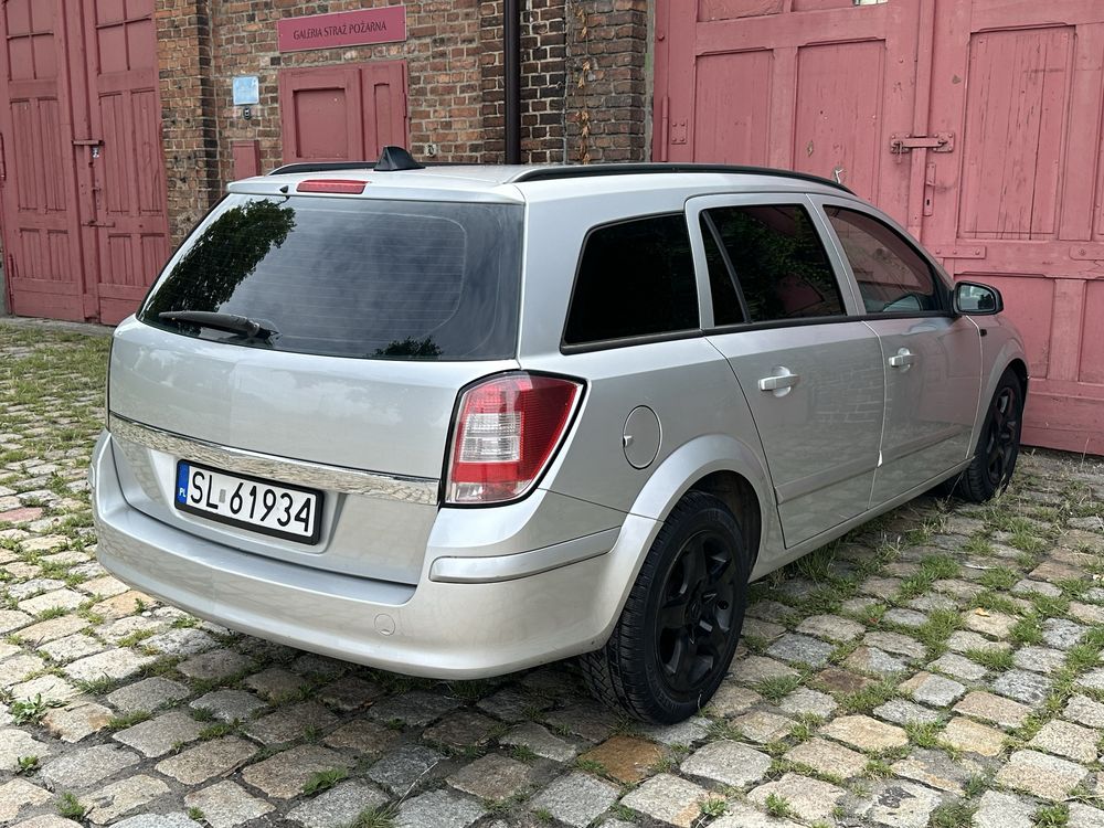 Opel Astra H 1.9CDTi Kombi 2008r, Lift, Klima