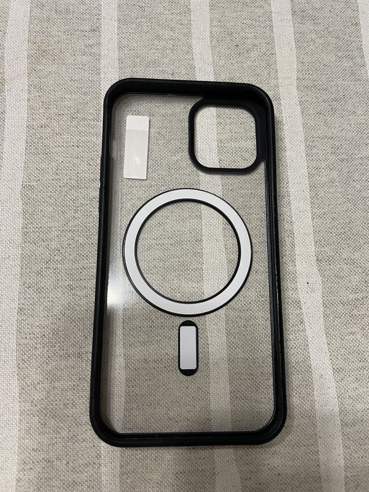 Capa para iPhone 12 Pro em preto